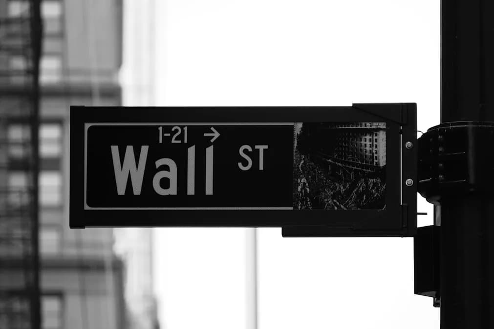Investir dans l'or en 2026 : physique vs ETF or — quel choix ?