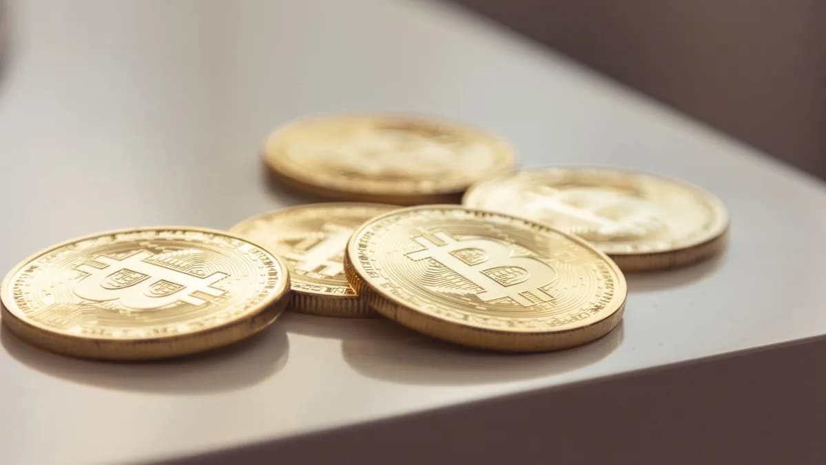 Best Crypto Hardware Wallet 2026: Ledger vs Trezor