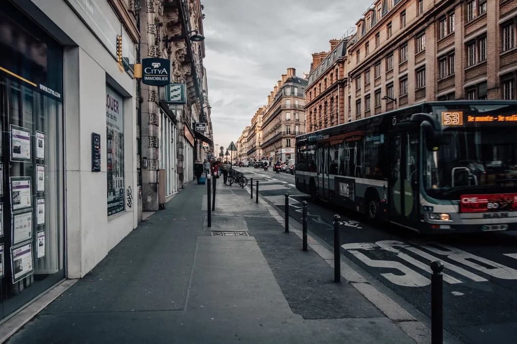 ETF immobilier et REIT : investir dans l'immo sans acheter de bien