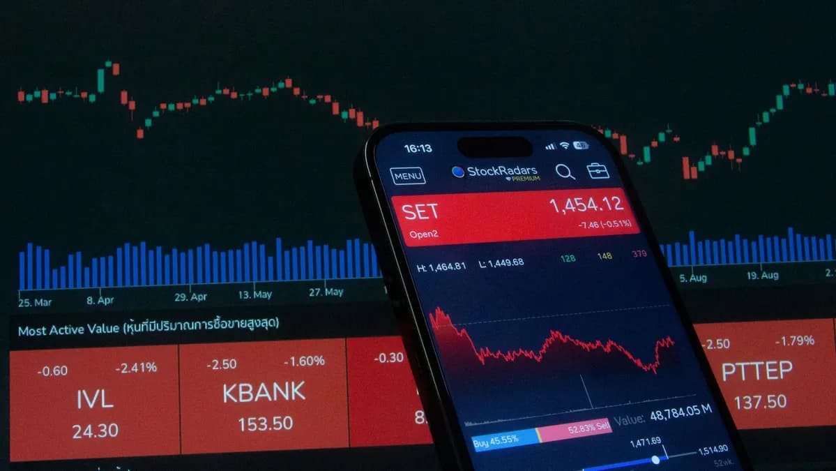 Timing de marché vs 'time in the market' : 50 ans de données tranchent le débat