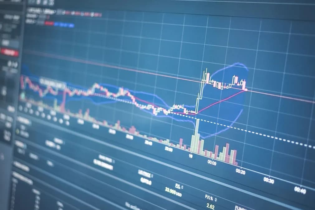 Keppel retarde la vente de M1 : quelles conséquences pour les investisseurs français en télécoms ?
