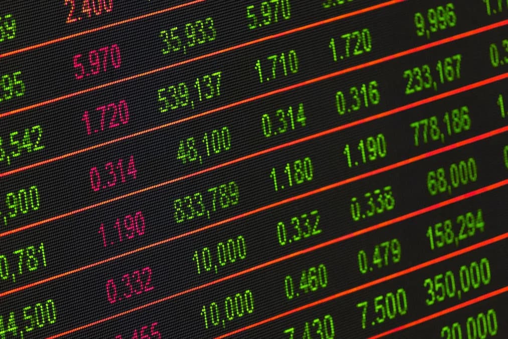 Yen fléchit près de 160 face au dollar, traders redoutent une nouvelle intervention japonaise