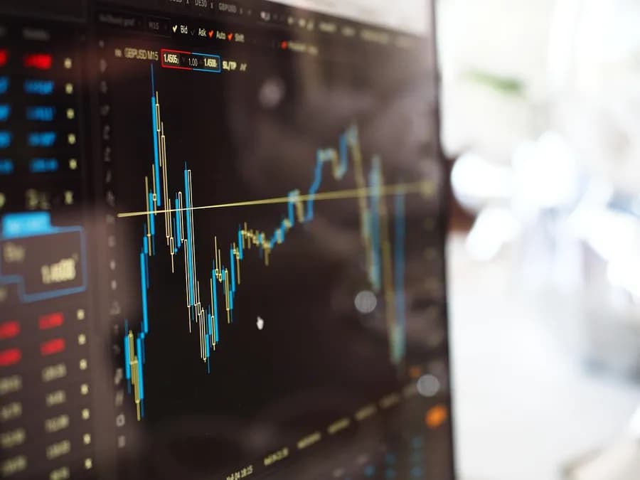 eToro Review 2026: Copy Trading, Fees, and Reliability — Our Verdict