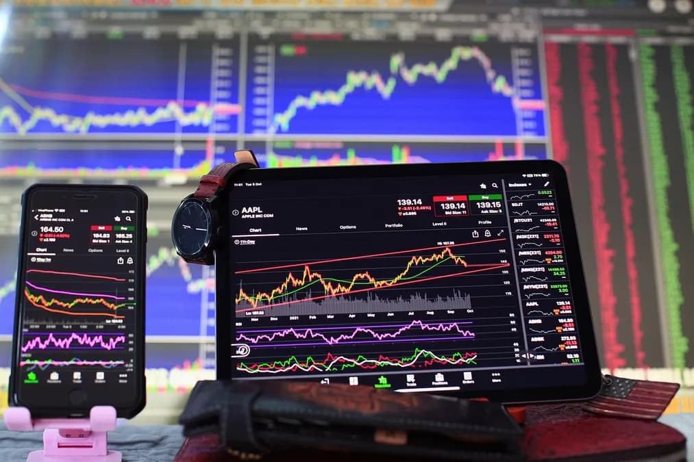 Nasdaq 100 en baisse, Dow Jones à son plus haut