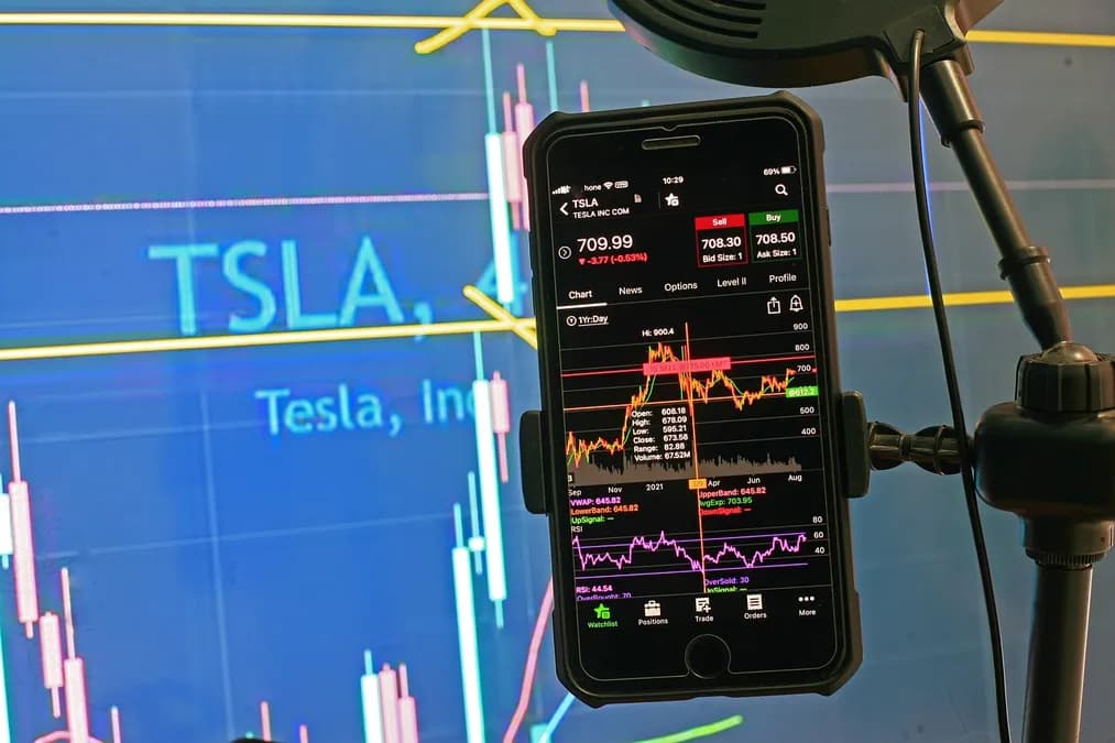 Nasdaq 100 en baisse, Dow Jones à un niveau record
