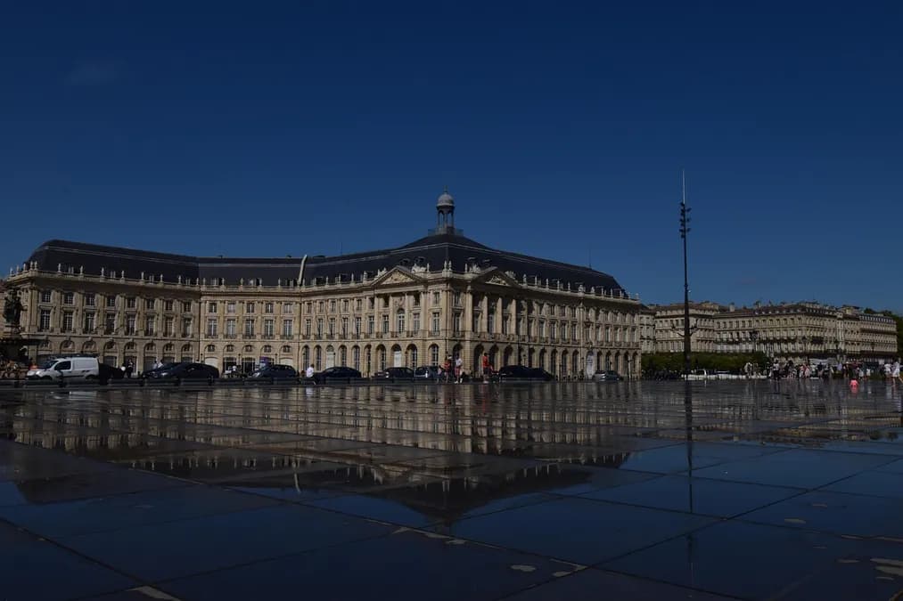 Bourse vs Immobilier 2026 : lequel choisir pour bâtir votre patrimoine ?
