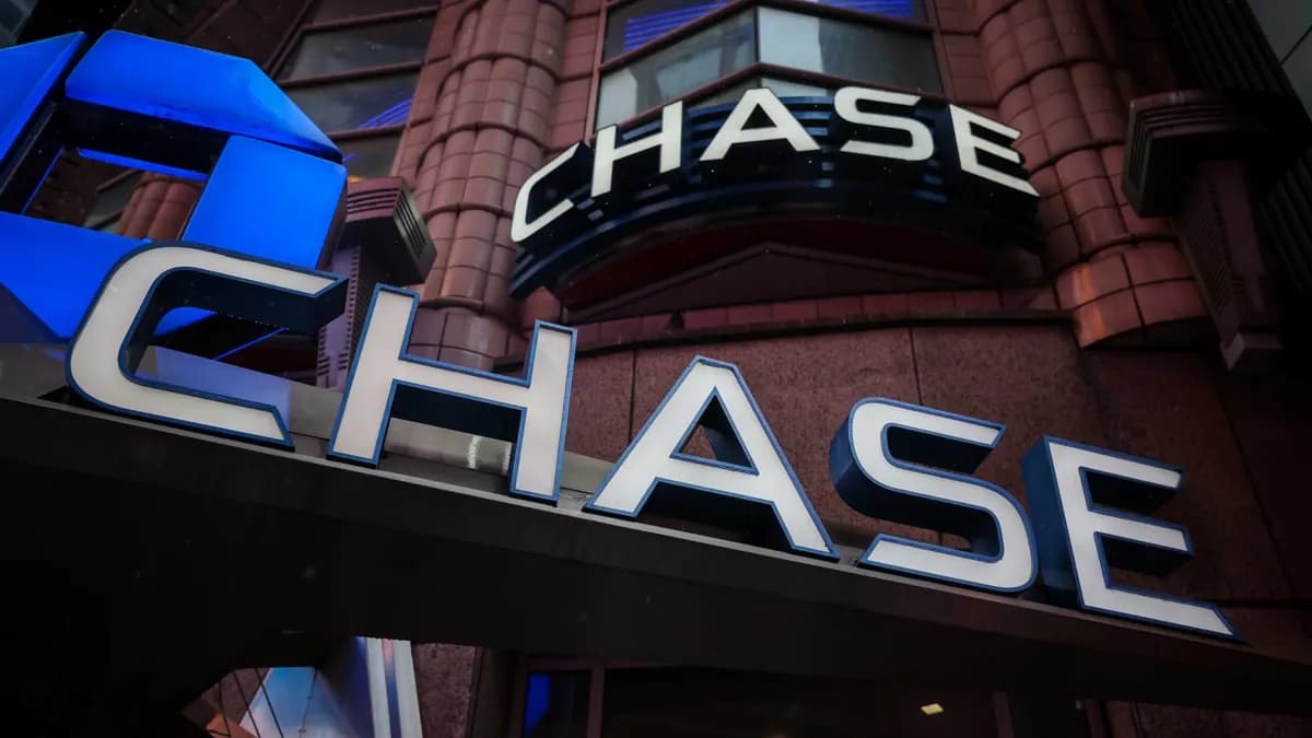 JPMorgan reste au‑dessus de 325 $, la cassure attendue dès la semaine prochaine