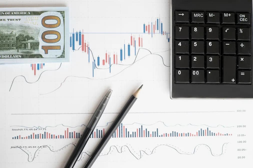 Evergrande réclame 8,4 milliards de dollars à PwC devant la justice de Hong Kong